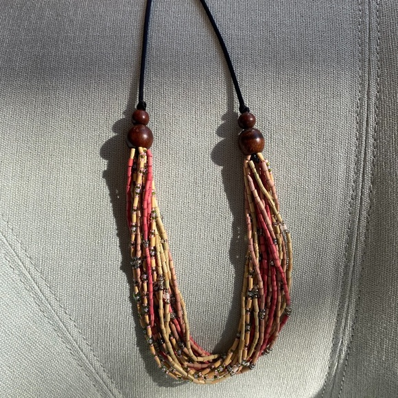 Jewelry - Beaded necklace